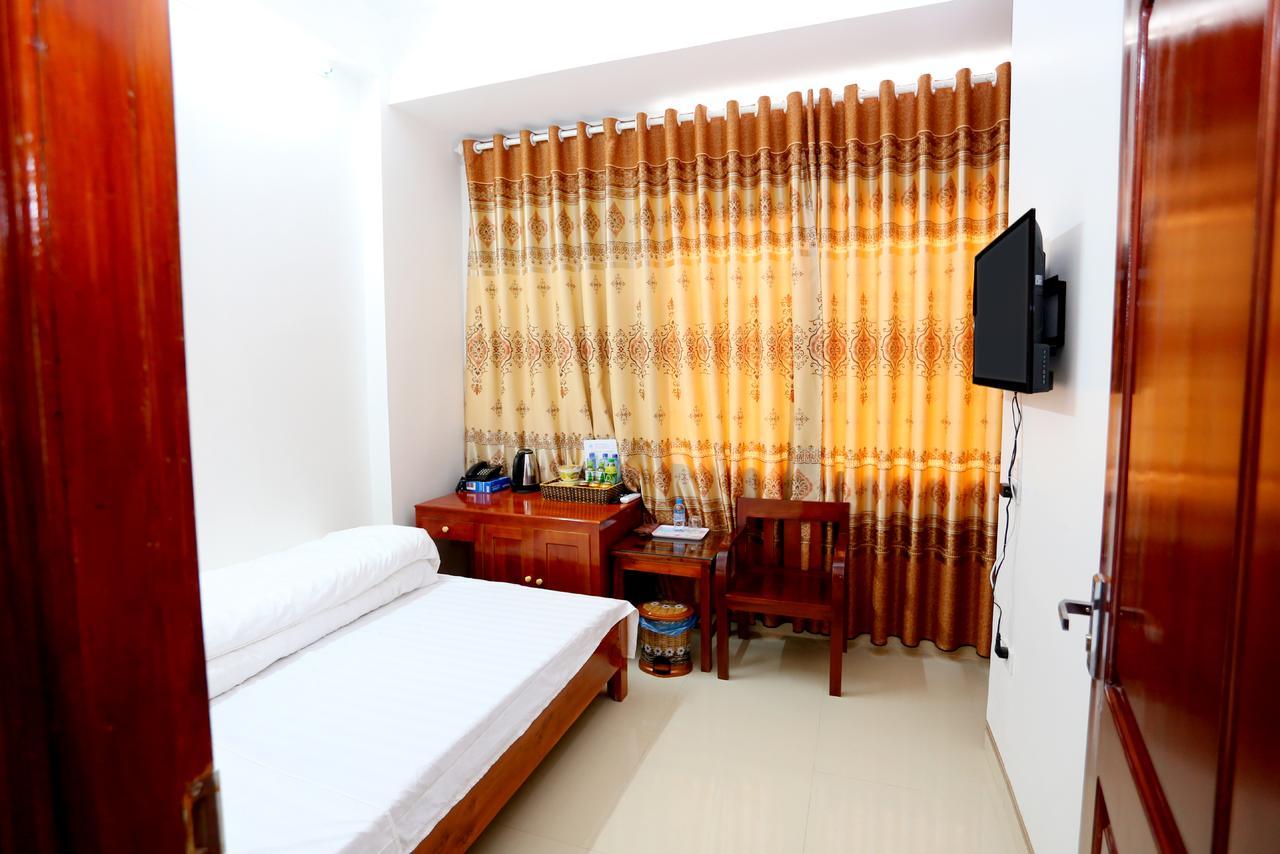 Anh Tu Hotel Ha Giang Exterior photo